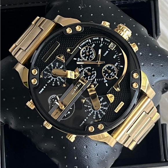 DZ7333 - Diesel Men’s Mr. Daddy 2.0 Gold-Tone Chronograph Watch - Picture 11 of 13